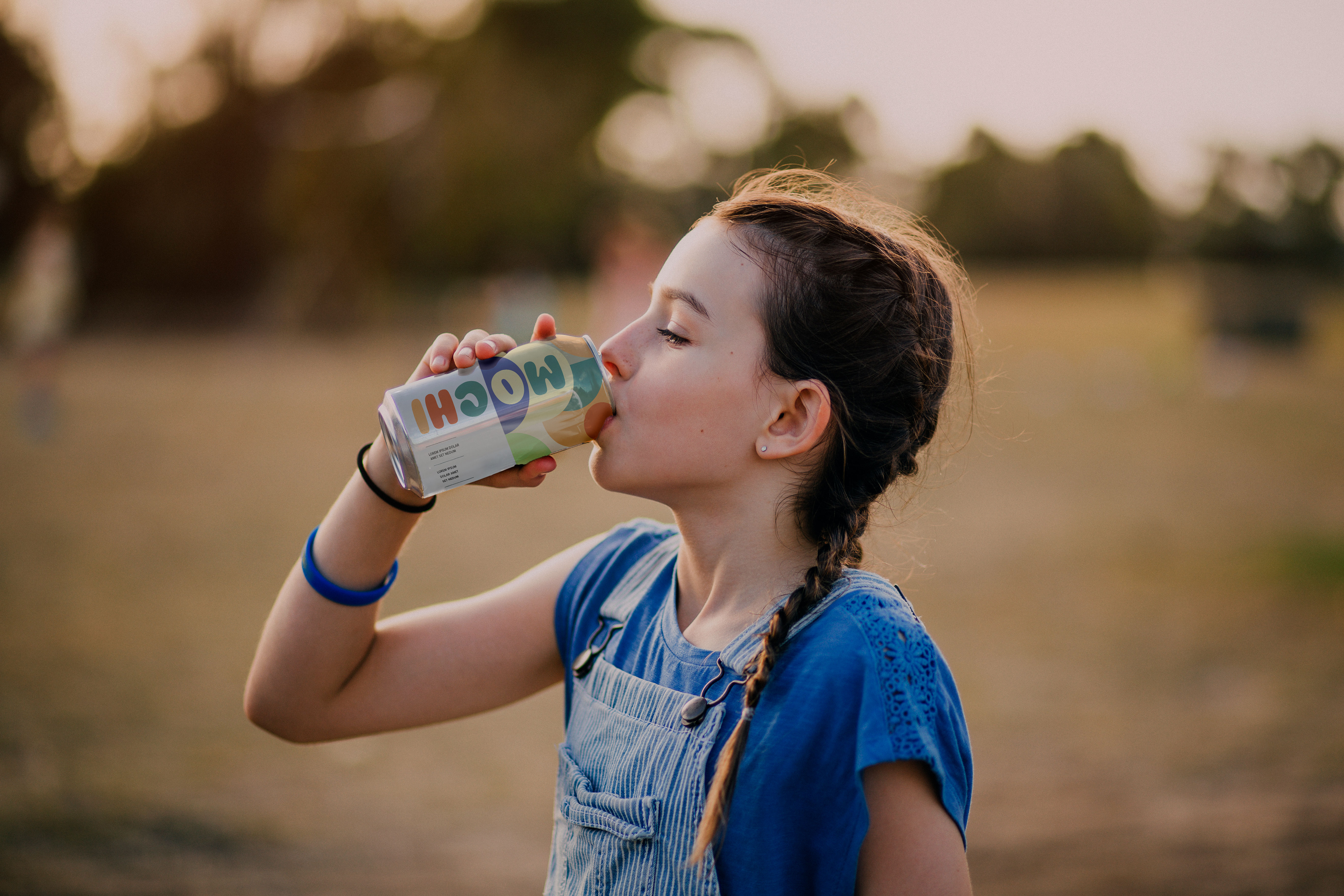 girl_drinking_soda_mochi.jpg