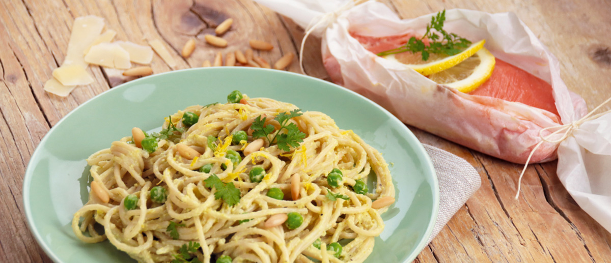 AG_Dinkel_Spaghetti_mit_Erbsen-Frischkaese-Sauce_und_Kerbel_OS.jpg