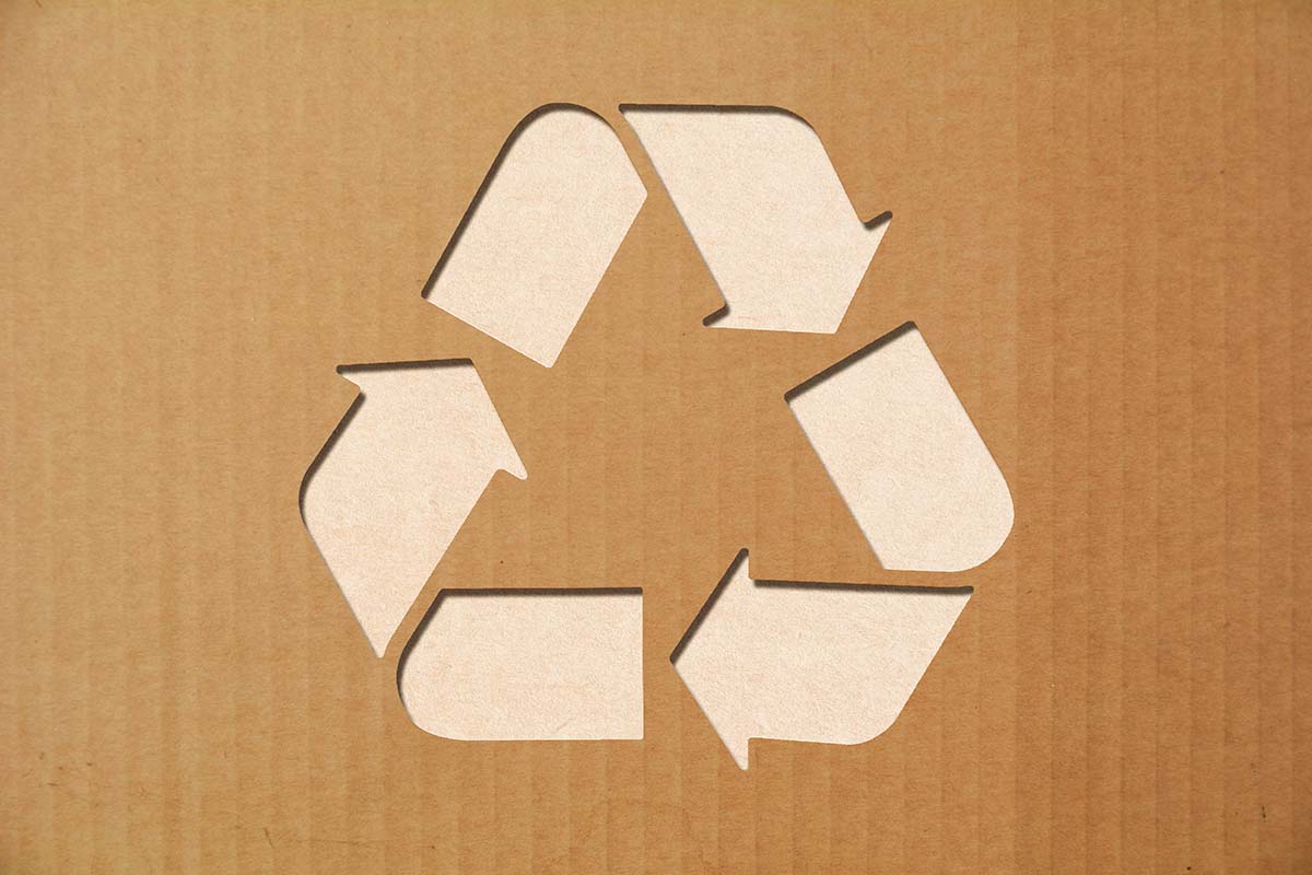 Corrugated with recycling symbol_web.jpg